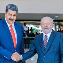 Regime de Maduro fala em conflito regional contra os EUA: “é bom que o Brasil se preocupe” Venezuela e Brasil ratificam “laços de amizade” durante reunião no Suriname