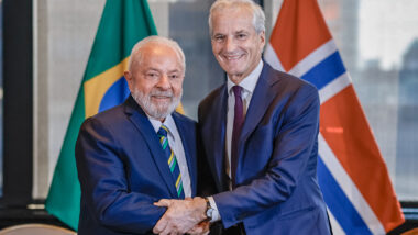 Noruega fatura trilhões com petróleo, investe globalmente e controla a Amazônia via fundos ambientais, impondo regras enquanto lucra. Imagem referente a matéria